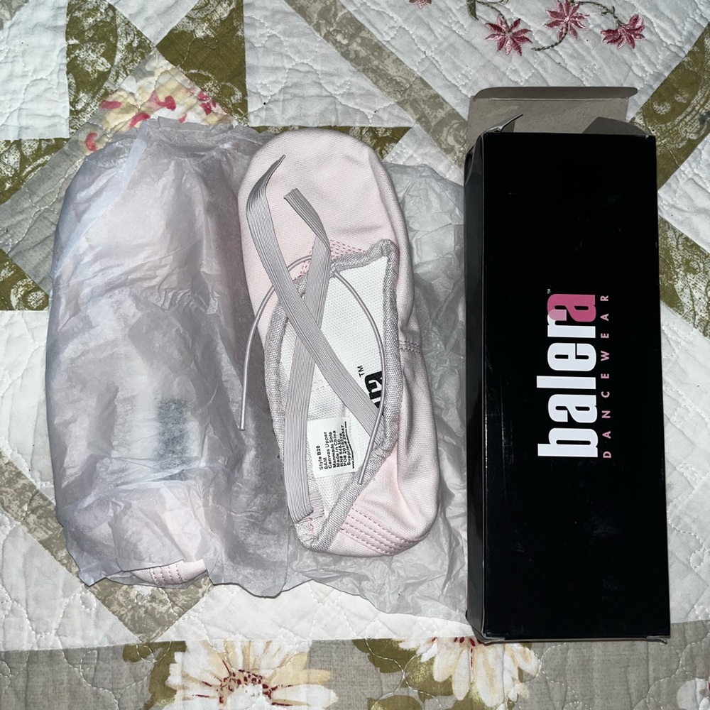 Ballet baby pink Shoes, never used.